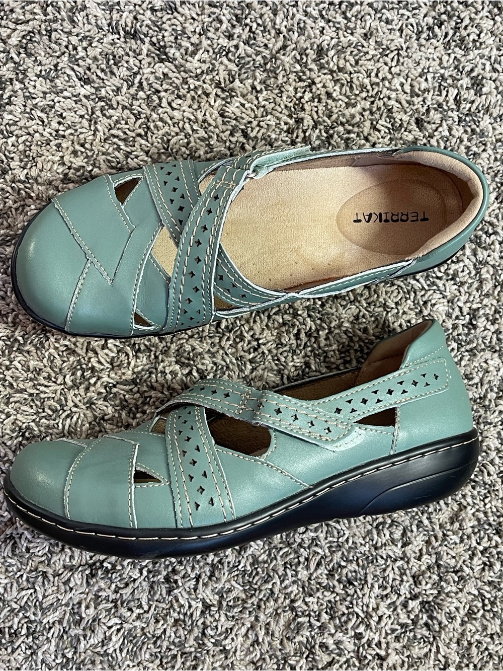 Womens Terrikat loafers size 8 US / 39 EU / 6 UK comfy casual shoes